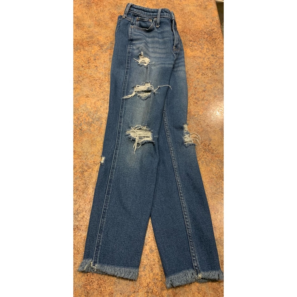 Hollister Distressed Jeans  size 0R (W24/27)